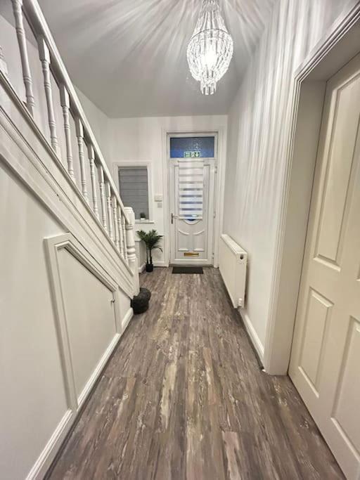 Lovely 5Br Home In Manchester. Close To The City Экстерьер фото