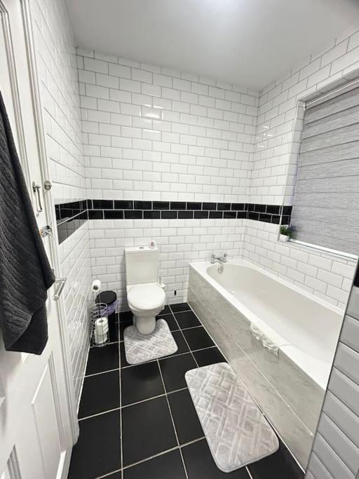 Lovely 5Br Home In Manchester. Close To The City Экстерьер фото