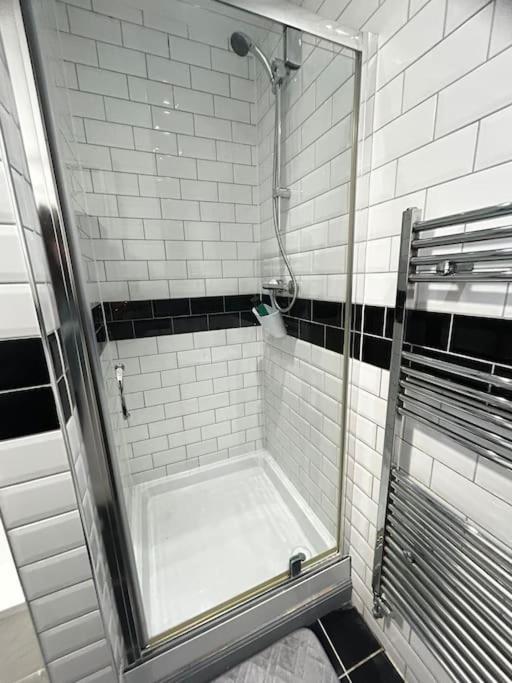 Lovely 5Br Home In Manchester. Close To The City Экстерьер фото