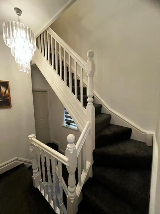 Lovely 5Br Home In Manchester. Close To The City Экстерьер фото