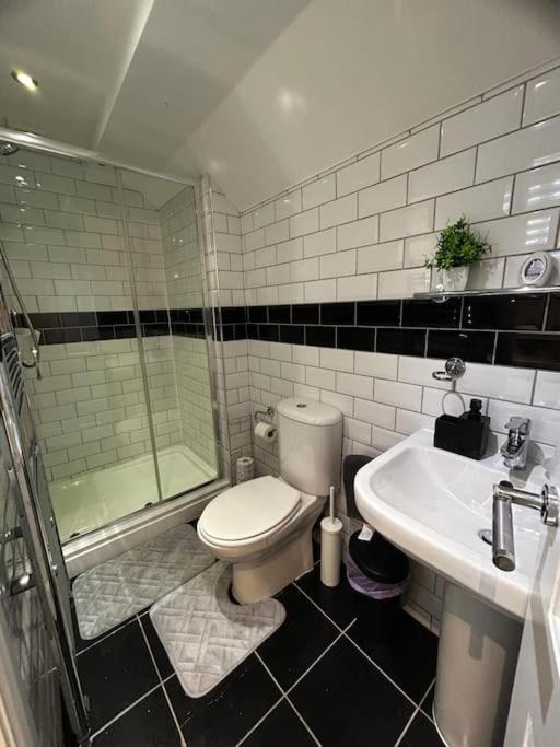 Lovely 5Br Home In Manchester. Close To The City Экстерьер фото
